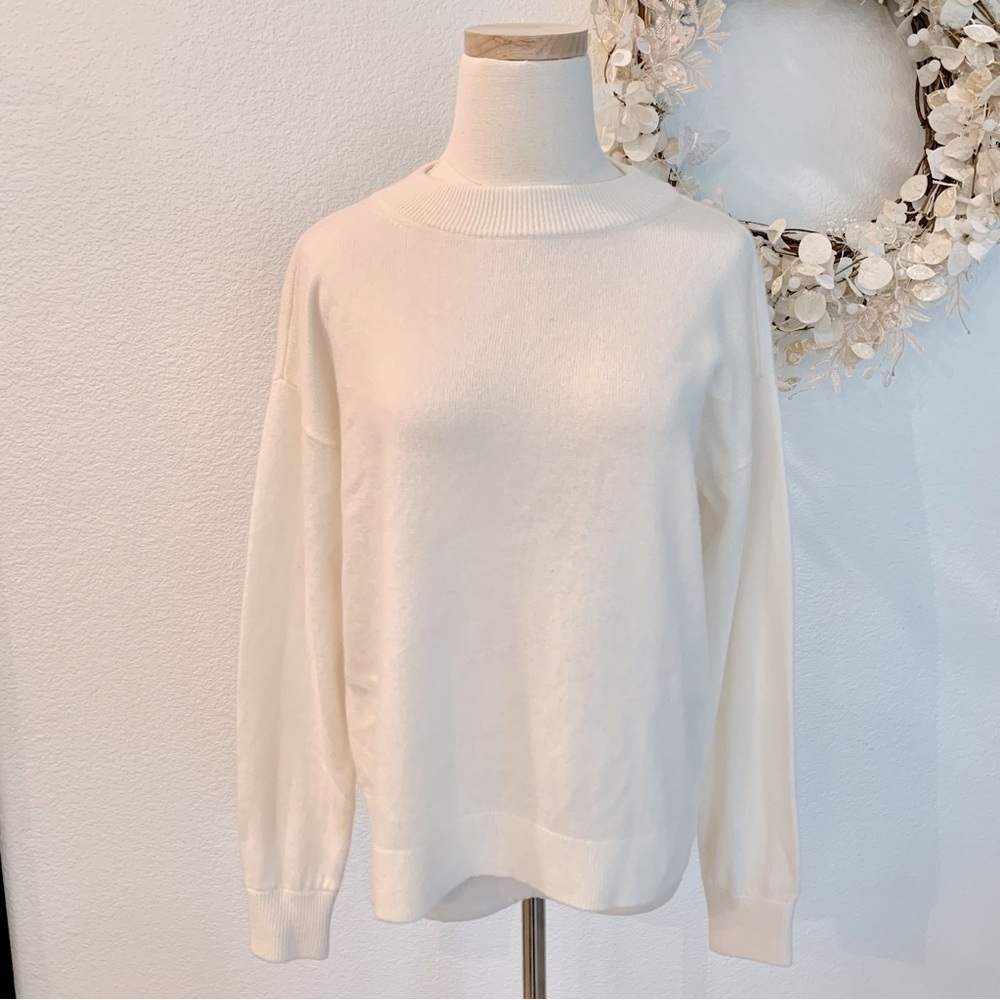 🖤 Alice + Olivia Fila Crewneck Wool Cashmere Pullover Sweater in Soft White - Picture 7 of 16
